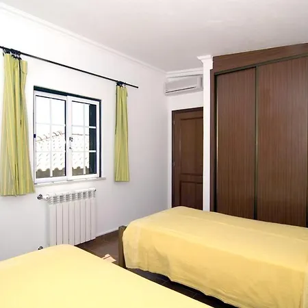 One Bedroom Appartement With Shared Pool Furnished Terrace And Wifi At Odiaxere 5 Km Away From The Beach