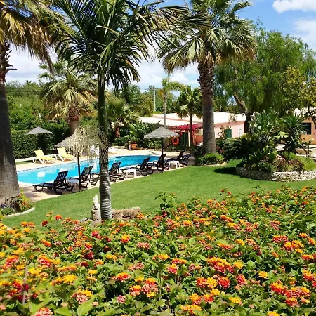 One Bedroom Appartement With Shared Pool Furnished Terrace And Wifi At Odiaxere 5 Km Away From The Beach *